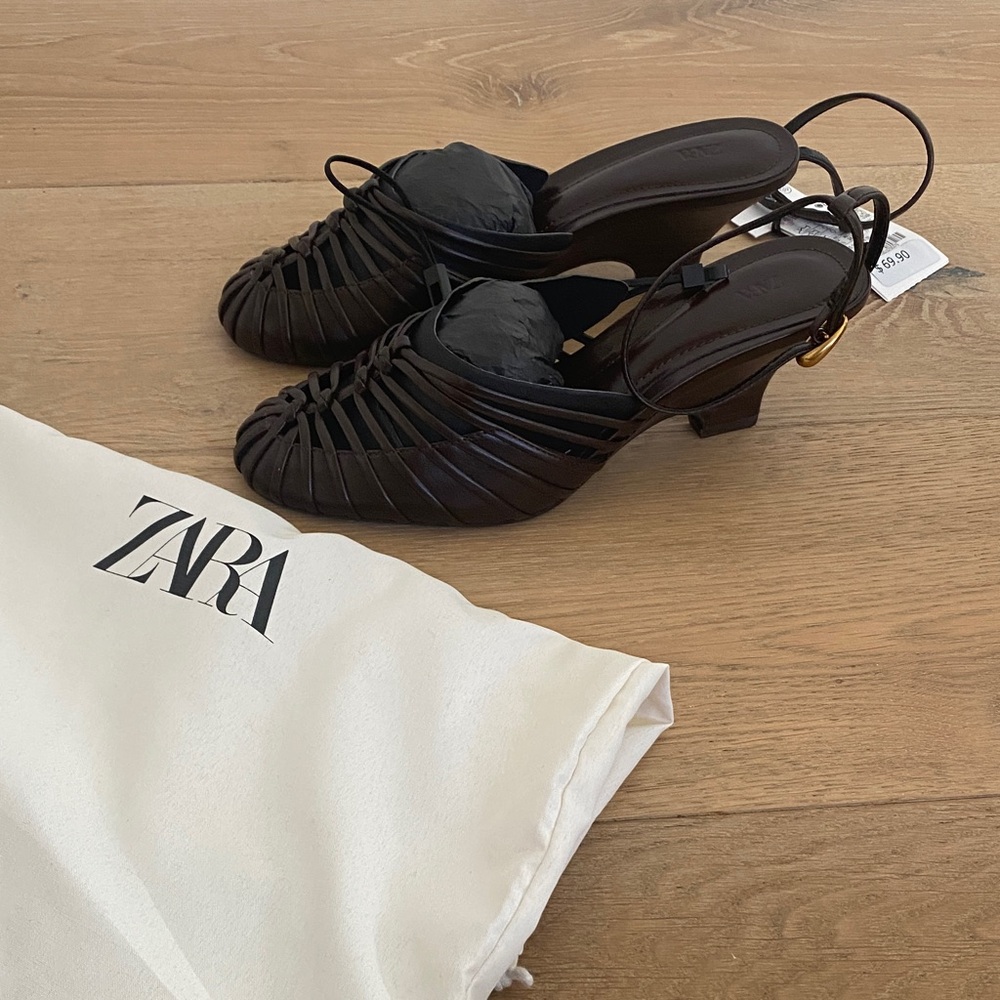 NWT ZARA strappy wooden low heel sandals